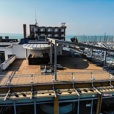 Hotel Yacht Wellness & Business Siófok Kültér fotó