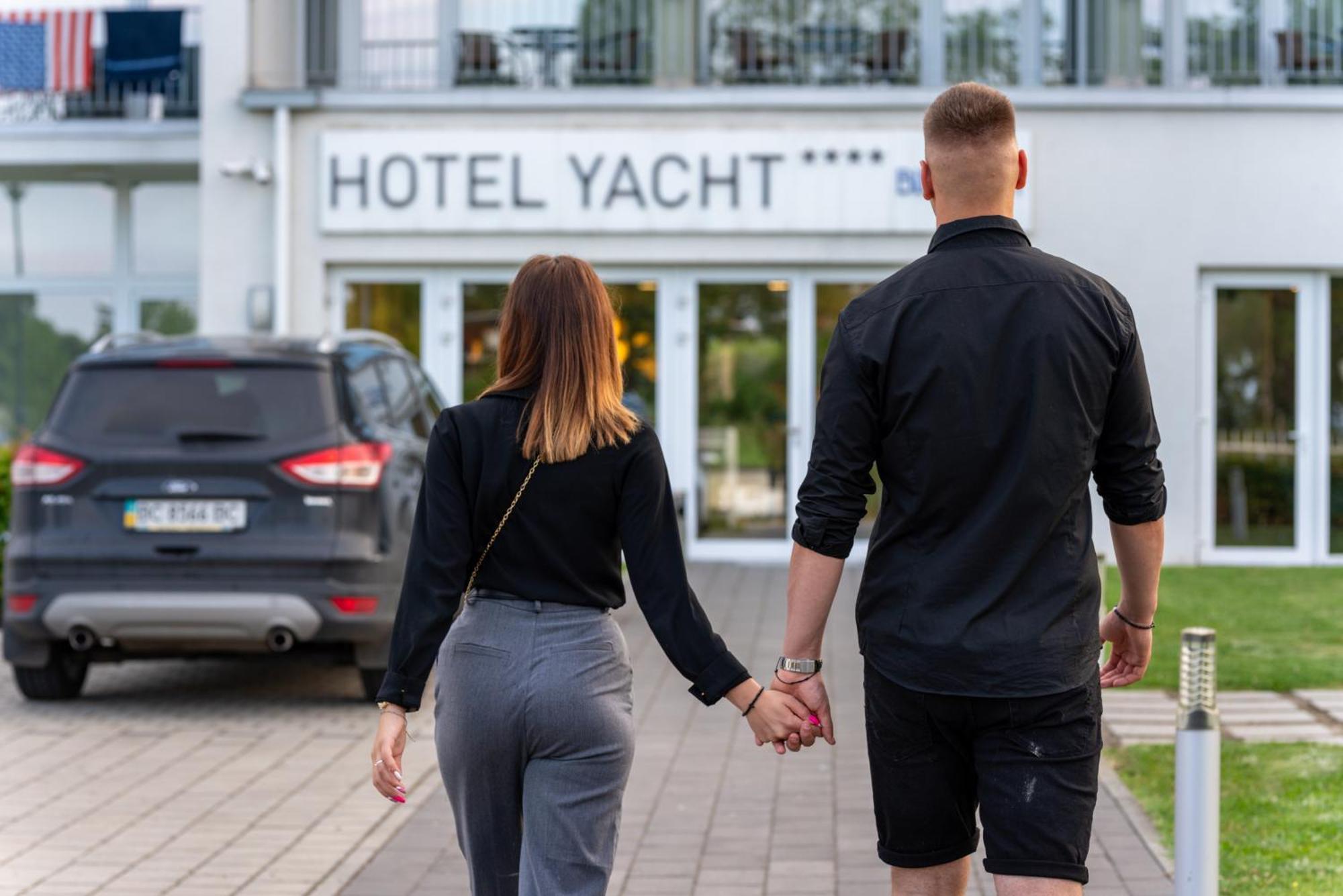 Hotel Yacht Wellness & Business Siófok Kültér fotó