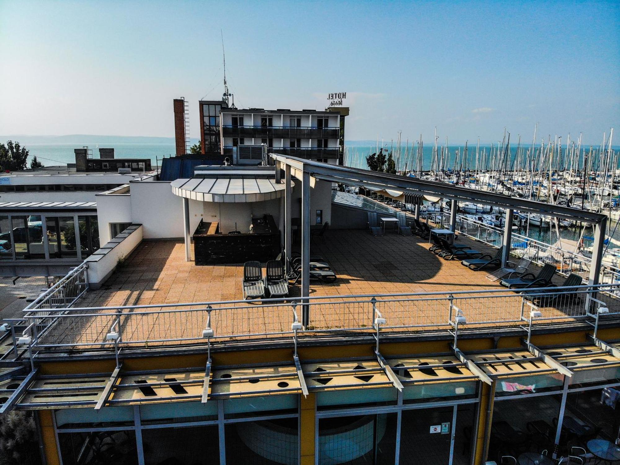 Hotel Yacht Wellness & Business Siófok Kültér fotó