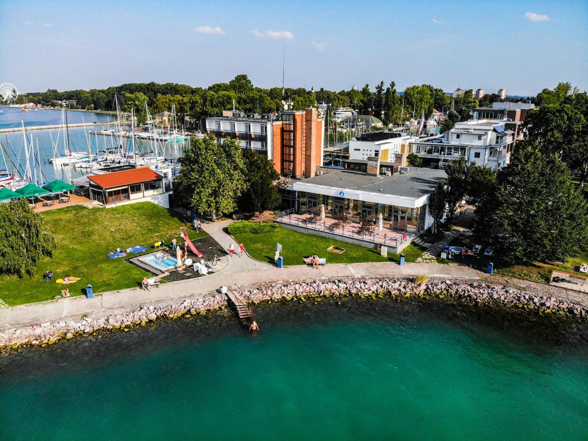 Hotel Yacht Wellness & Business Siófok Kültér fotó